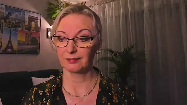 vanessa chat online show from 04-19-26, 06:10