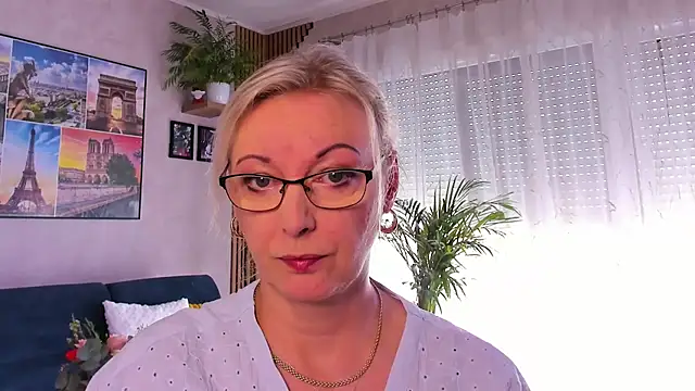 vanessa chat online show from 05-11-26, 01:12