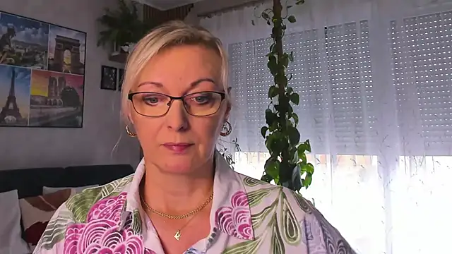 vanessa chat online show from 09-15-25, 01:33