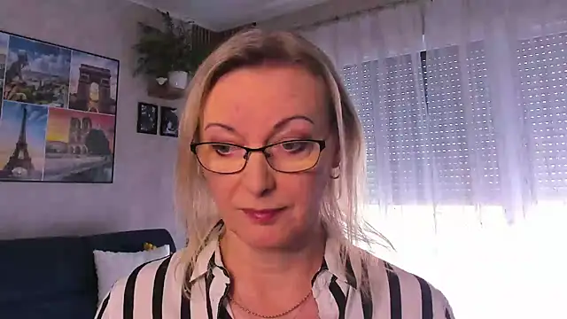 vanessa chat online show from 04-15-26, 01:37