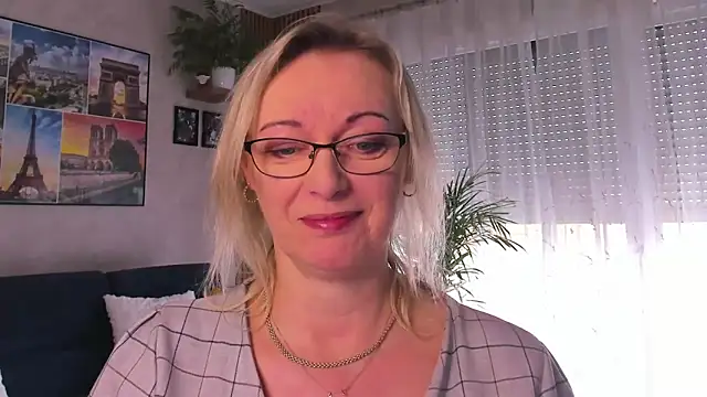 vanessa chat online show from 04-14-26, 01:38