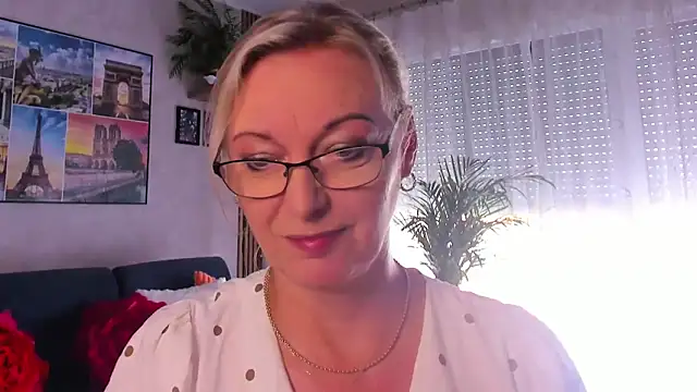 vanessa chat online show from 06-18-26, 02:00