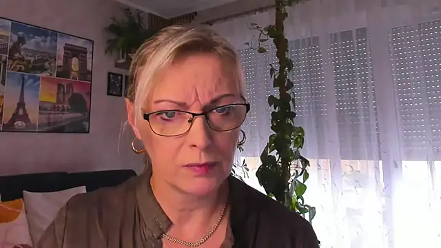 vanessa chat online show from 09-30-25, 01:28