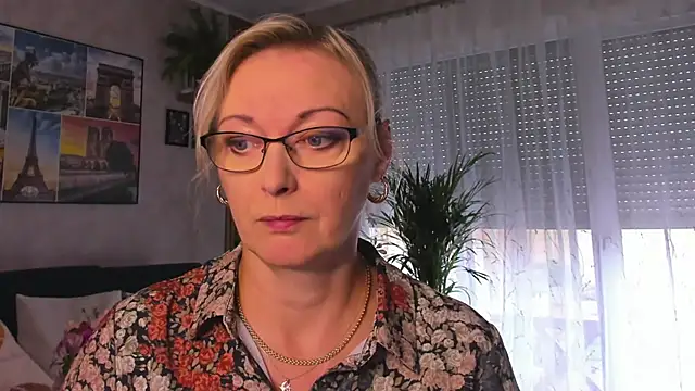 vanessa chat online show from 10-06-25, 01:23