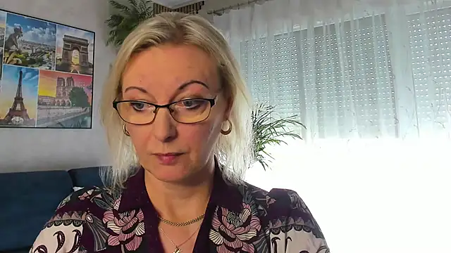 vanessa chat online show from 05-17-26, 01:44