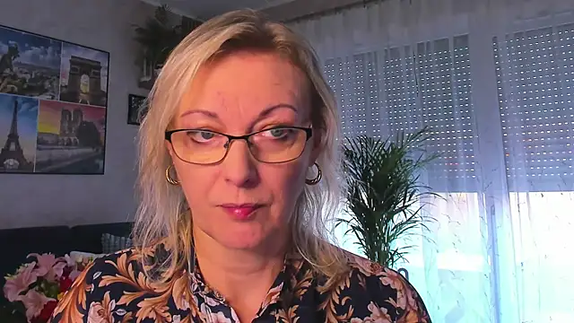 vanessa chat online show from 11-05-25, 02:20