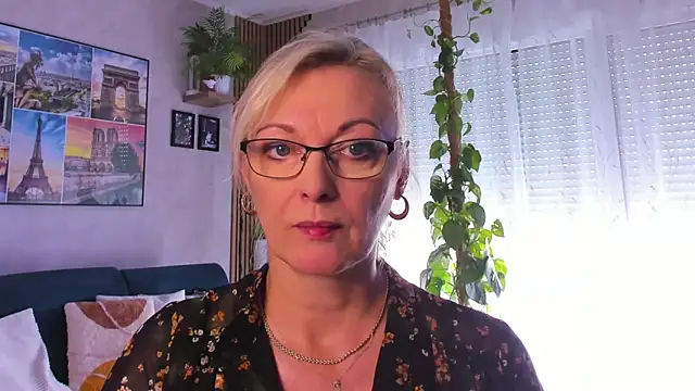 vanessa chat online show from 09-10-25, 01:21