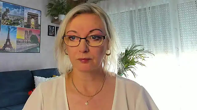 vanessa chat online show from 05-10-26, 01:25