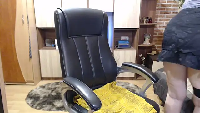 EvelyneFlirtyMilf online show from 10-07-25, 04:13