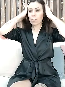 HotyWinter online show from 10-28-25, 04:24