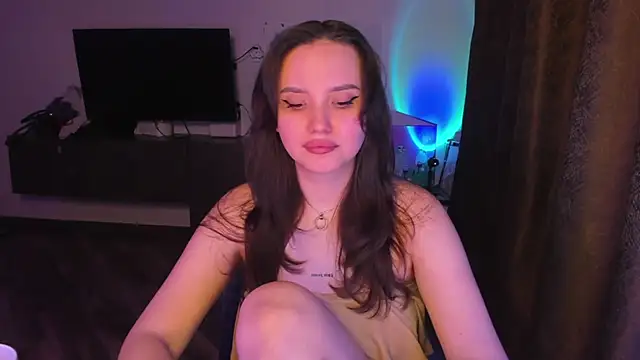 Snapshot of DoraCharmer chatting on 06-11-26, 06:27 DoraCharmer online show from 06-11-26, 06:27
