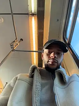 Lionayowe online show from 04-15-26, 04:44