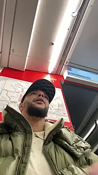 Lionayowe online show from 11-22-25, 06:51