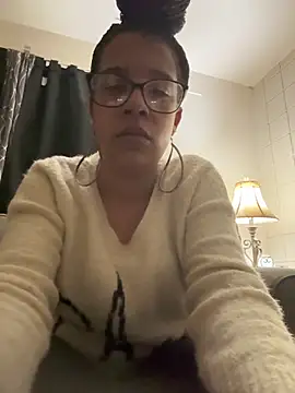 Snapshot of Alliejay chatting on 05-10-26, 06:17 Alliejay online show from 05-10-26, 06:17