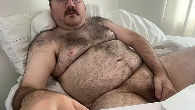 Snapshot of elagobear chatting on 06-19-26, 06:47 elagobear online show from 06-19-26, 06:47