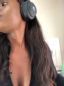 LuciousLips96 online show from 03-03-25, 11:22
