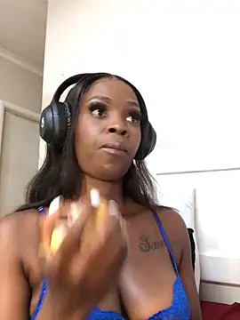 LuciousLips96 online show from 09-10-25, 03:00