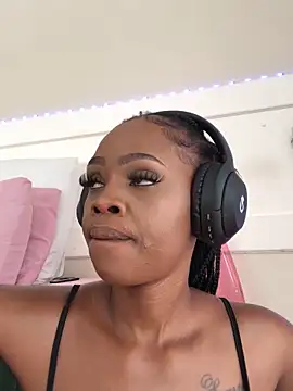 LuciousLips96 online show from 11-10-25, 07:13