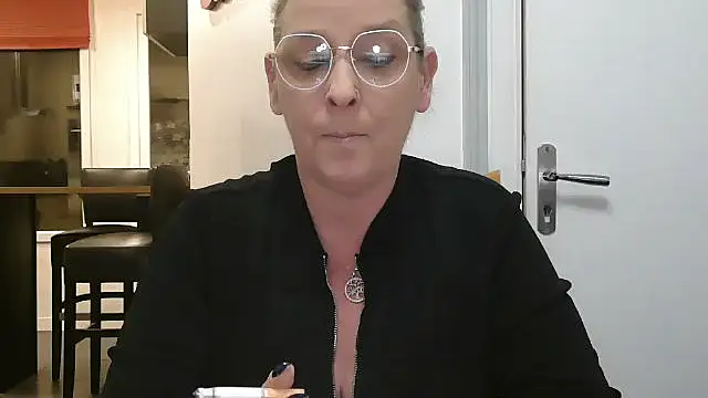 lilie69 online show from 11-26-25, 05:57