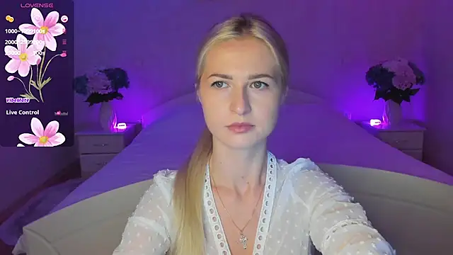 AnnaCarrera online show from 10-25-25, 07:03