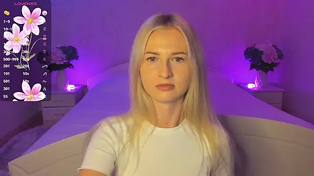 AnnaCarrera online show from 10-20-25, 07:03