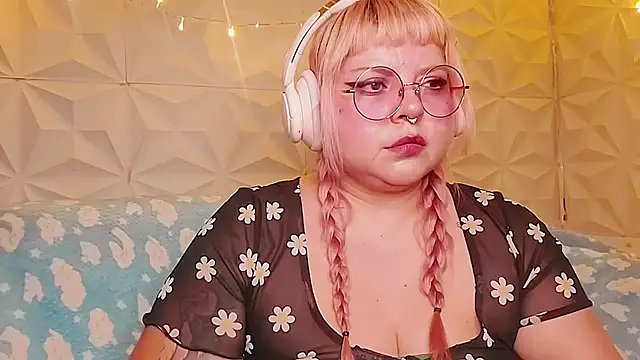 Satyn doll online show from 05-17-26, 12:32