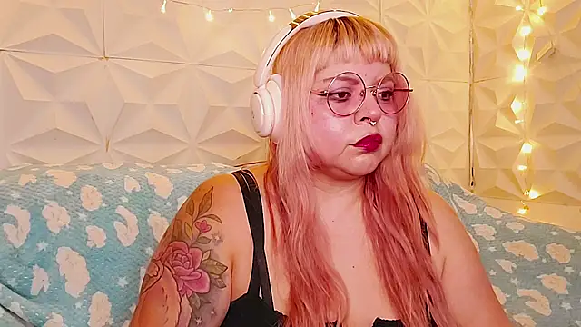 Satyn doll online show from 05-20-26, 10:18