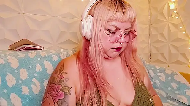 Satyn doll online show from 05-22-26, 02:20