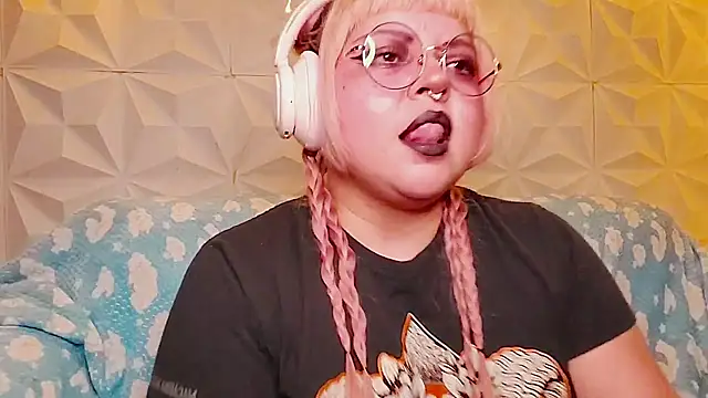 Satyn doll online show from 05-15-26, 11:14