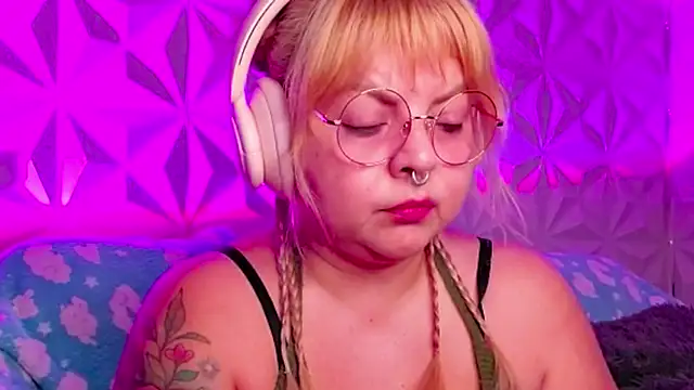 Satyn doll online show from 10-05-25, 10:22