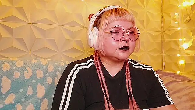 Satyn doll online show from 05-13-26, 12:28