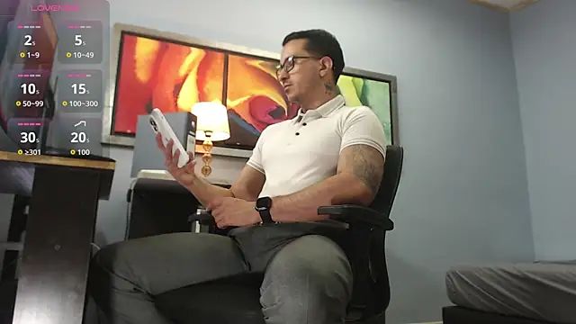 Snapshot of randyluke chatting on 02-09-26, 07:45 randyluke online show from 02-09-26, 07:45