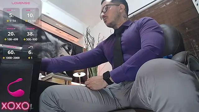 Snapshot of randyluke chatting on 11-14-25, 10:30 randyluke online show from 11-14-25, 10:30