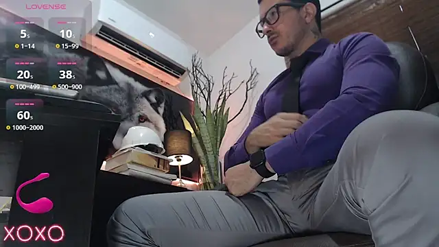 Snapshot of randyluke chatting on 12-16-25, 05:17 randyluke online show from 12-16-25, 05:17