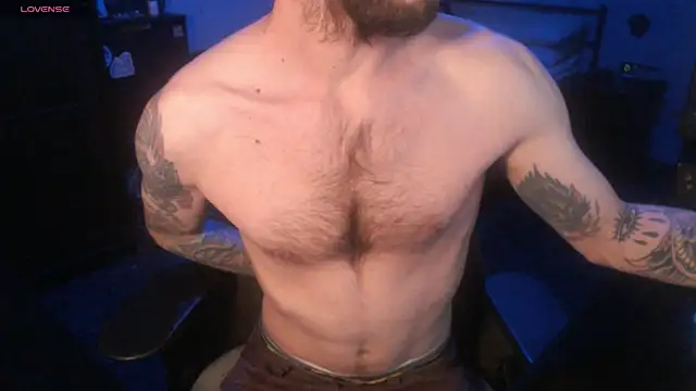 Snapshot of SexxxyLouis chatting on 11-25-25, 02:17 SexxxyLouis online show from 11-25-25, 02:17