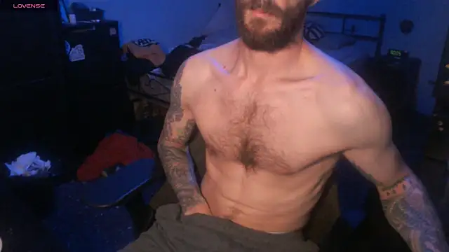 Snapshot of SexxxyLouis chatting on 09-29-25, 06:13 SexxxyLouis online show from 09-29-25, 06:13