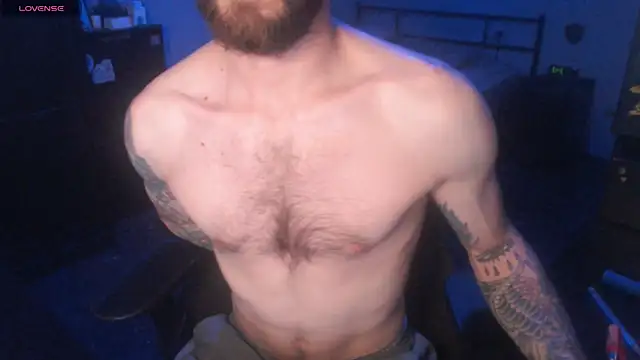 Snapshot of SexxxyLouis chatting on 10-20-25, 09:15 SexxxyLouis online show from 10-20-25, 09:15