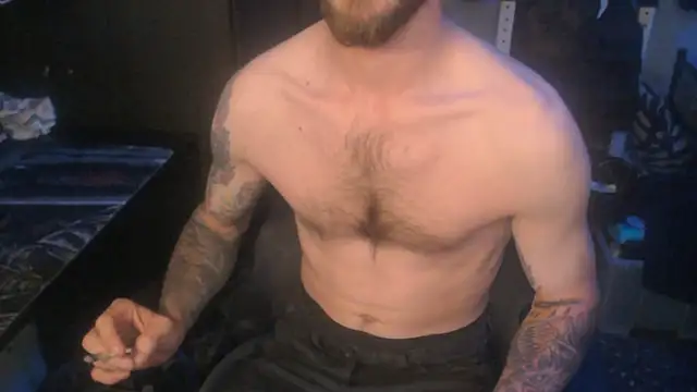Snapshot of SexxxyLouis chatting on 06-03-26, 01:01 SexxxyLouis online show from 06-03-26, 01:01
