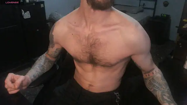 Snapshot of SexxxyLouis chatting on 12-14-25, 11:16 SexxxyLouis online show from 12-14-25, 11:16