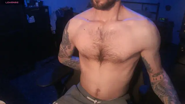 Snapshot of SexxxyLouis chatting on 11-02-25, 09:09 SexxxyLouis online show from 11-02-25, 09:09