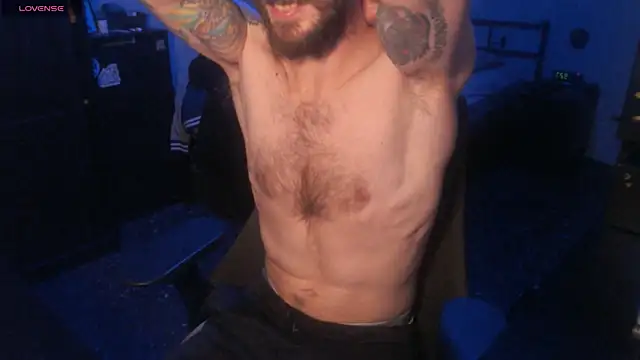 Snapshot of SexxxyLouis chatting on 09-27-25, 08:48 SexxxyLouis online show from 09-27-25, 08:48