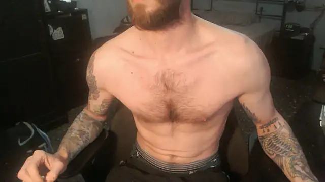 Snapshot of SexxxyLouis chatting on 02-26-26, 08:58 SexxxyLouis online show from 02-26-26, 08:58