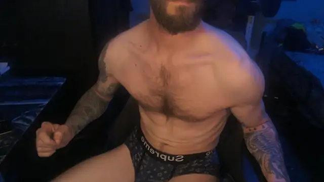 Snapshot of SexxxyLouis chatting on 05-25-26, 02:38 SexxxyLouis online show from 05-25-26, 02:38