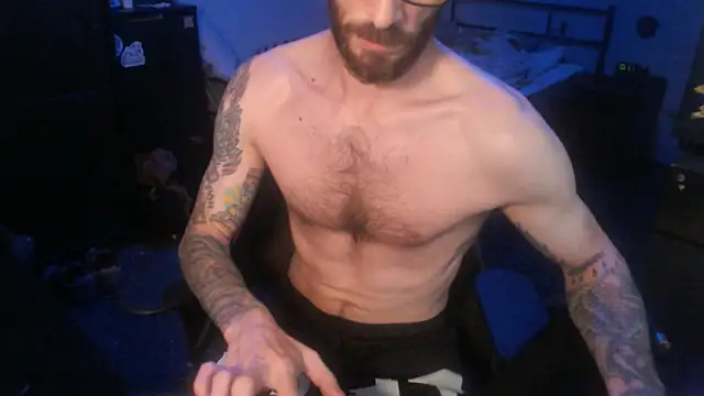 Snapshot of SexxxyLouis chatting on 09-20-25, 09:14 SexxxyLouis online show from 09-20-25, 09:14