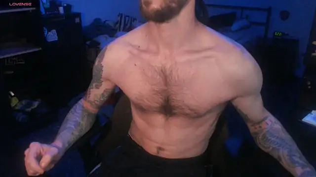 Snapshot of SexxxyLouis chatting on 10-23-25, 01:54 SexxxyLouis online show from 10-23-25, 01:54