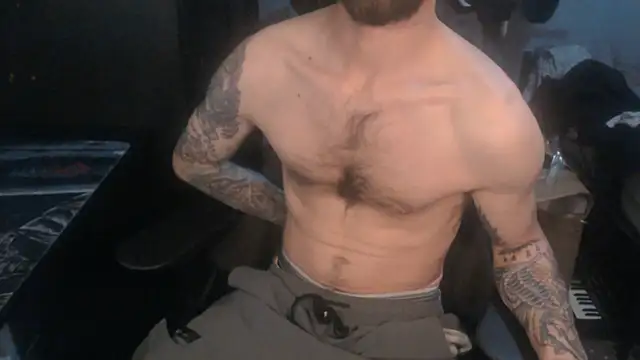 Snapshot of SexxxyLouis chatting on 05-17-26, 05:57 SexxxyLouis online show from 05-17-26, 05:57