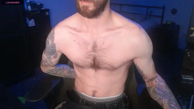 Snapshot of SexxxyLouis chatting on 10-06-25, 08:37 SexxxyLouis online show from 10-06-25, 08:37