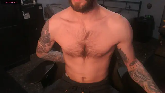 Snapshot of SexxxyLouis chatting on 11-29-25, 08:42 SexxxyLouis online show from 11-29-25, 08:42