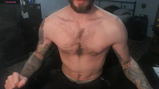 Snapshot of SexxxyLouis chatting on 12-01-25, 05:58 SexxxyLouis online show from 12-01-25, 05:58