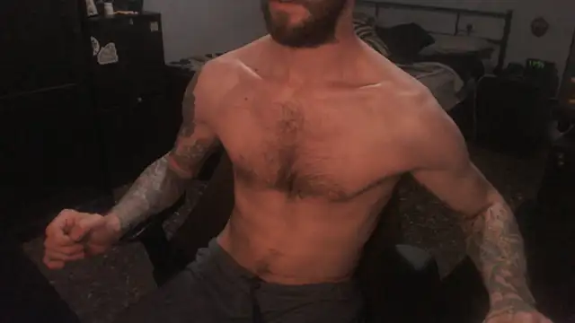 Snapshot of SexxxyLouis chatting on 01-10-26, 09:43 SexxxyLouis online show from 01-10-26, 09:43